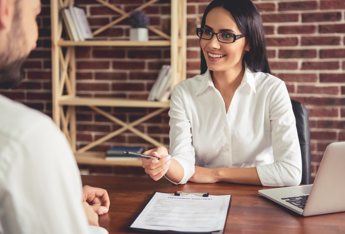 ¡Lo que no debes hacer en tu primera entrevista de trabajo!